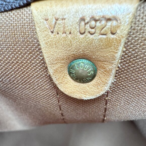 Custom Hand Painted Octopus Louis Vuitton VINTAGE Keepall 45 Signature LV Bag - Picture 8 of 16